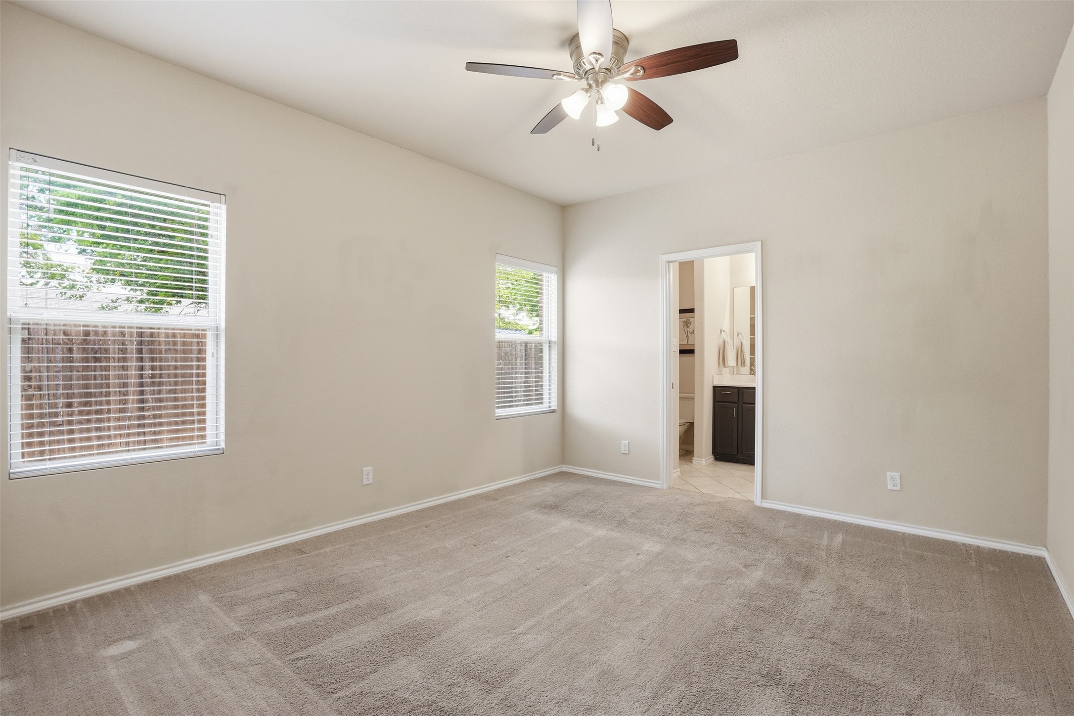 637 S Redford Lane White Settlement TX 76108