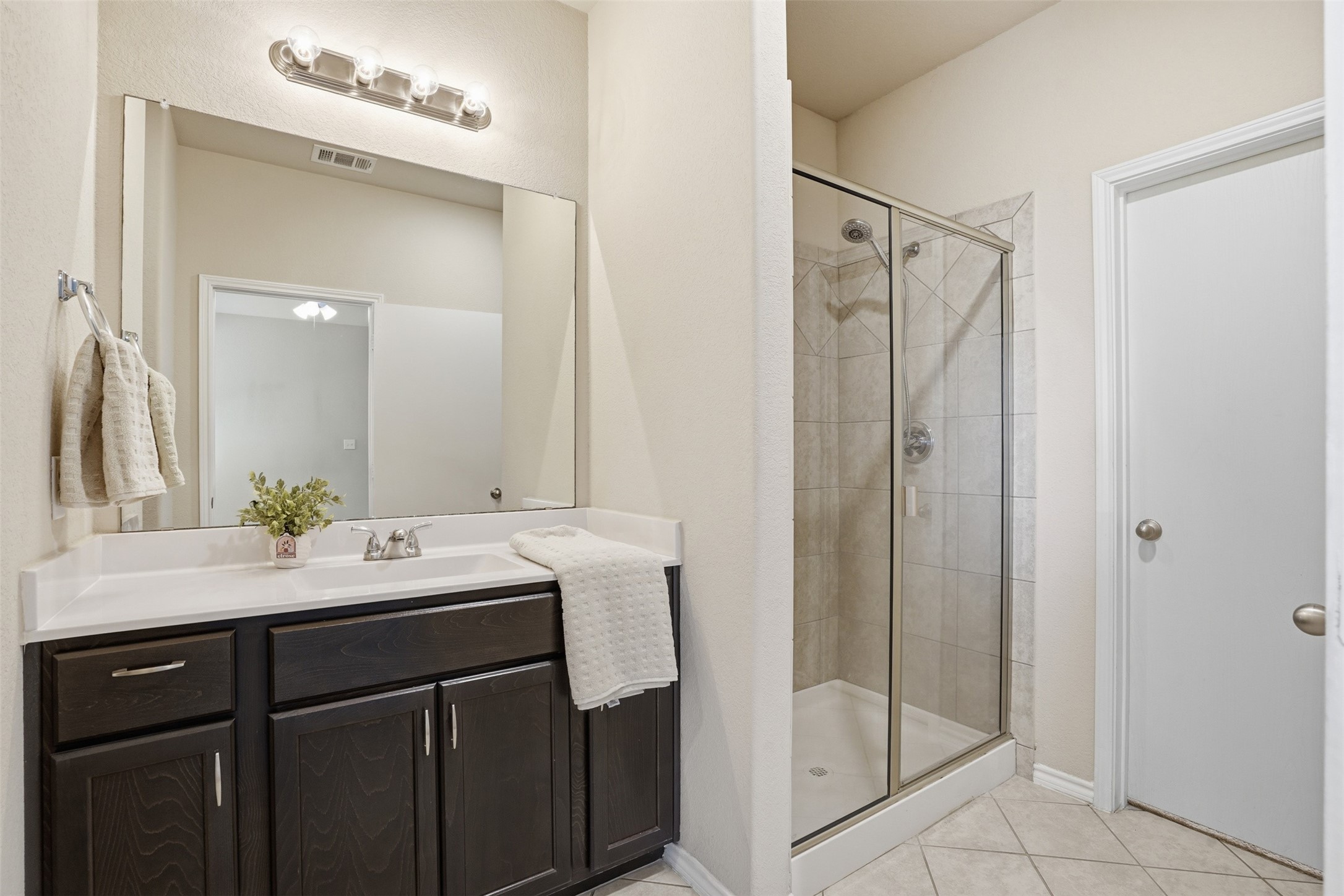 637 S Redford Lane White Settlement TX 76108