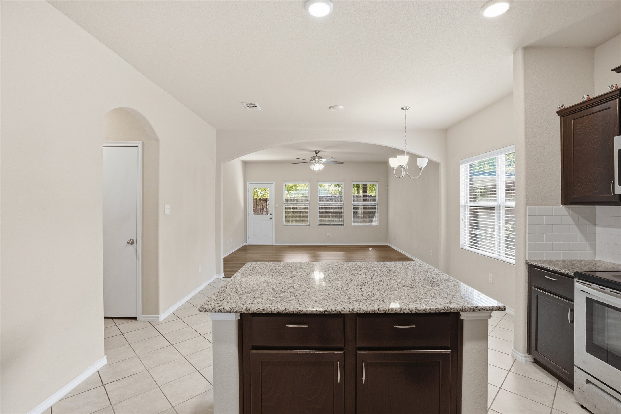 637 S Redford Lane White Settlement TX 76108