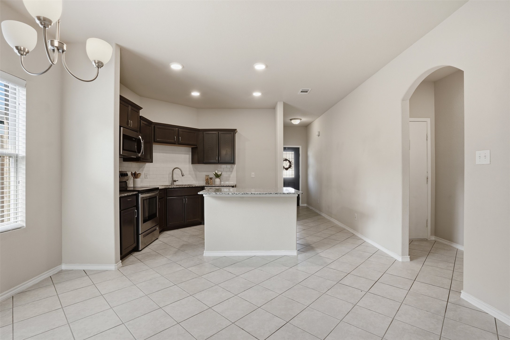 637 S Redford Lane White Settlement TX 76108