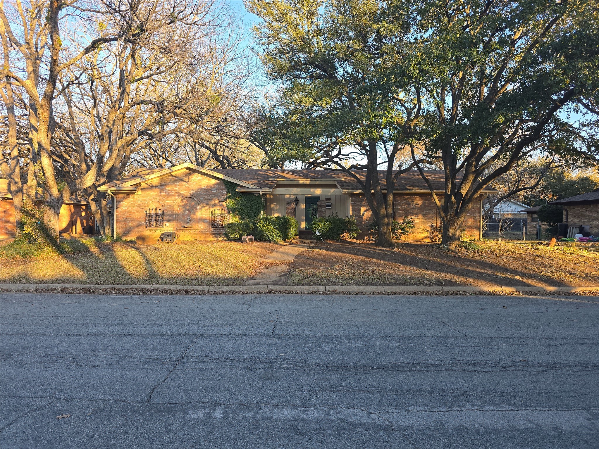 705 Lake Louise Road Fort Worth TX 76103