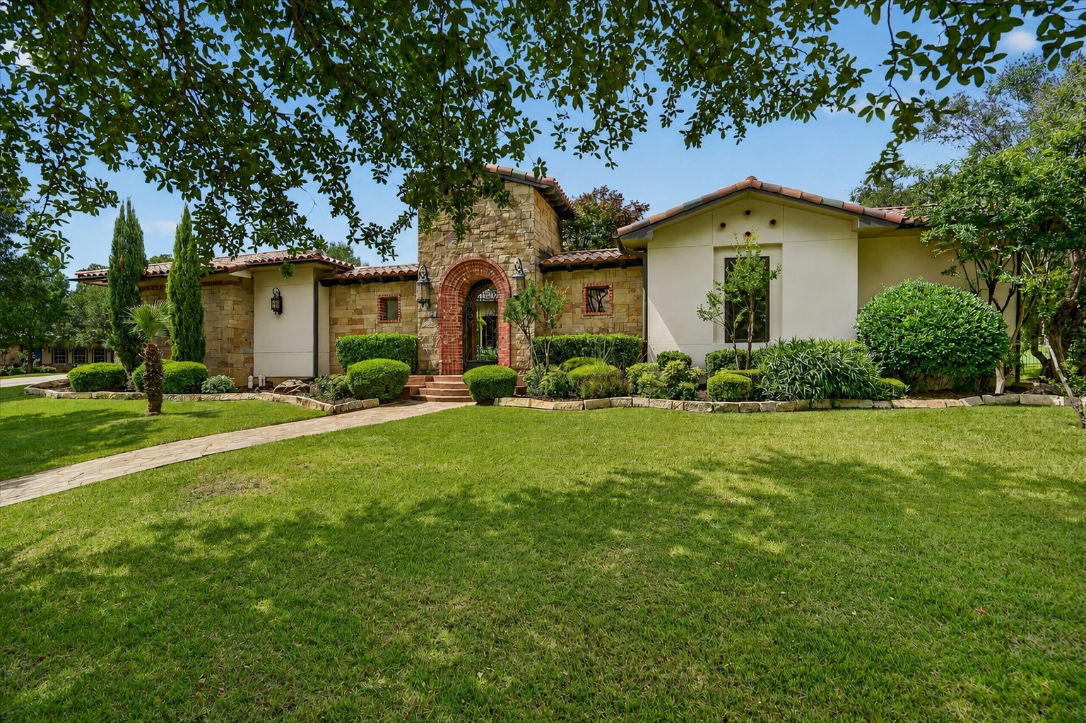 716 Flamingo Circle Burleson TX 76028