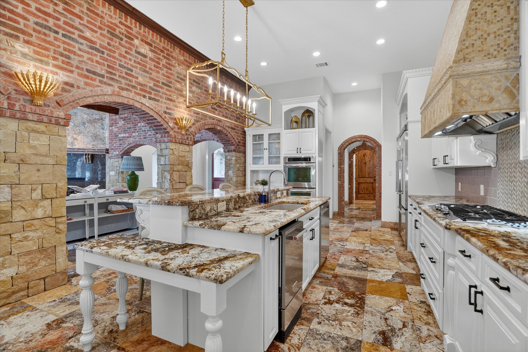 716 Flamingo Circle Burleson TX 76028