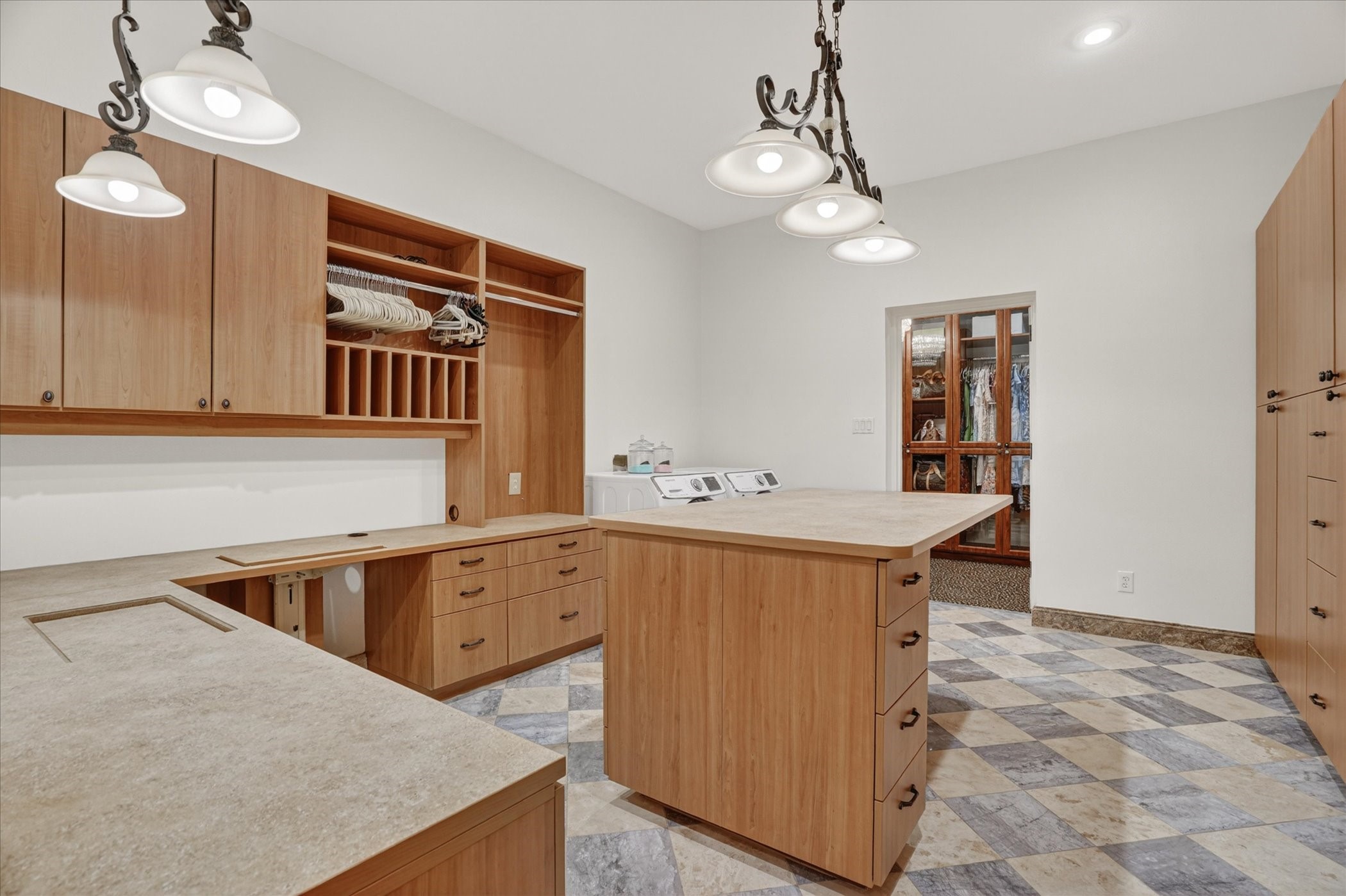 716 Flamingo Circle Burleson TX 76028