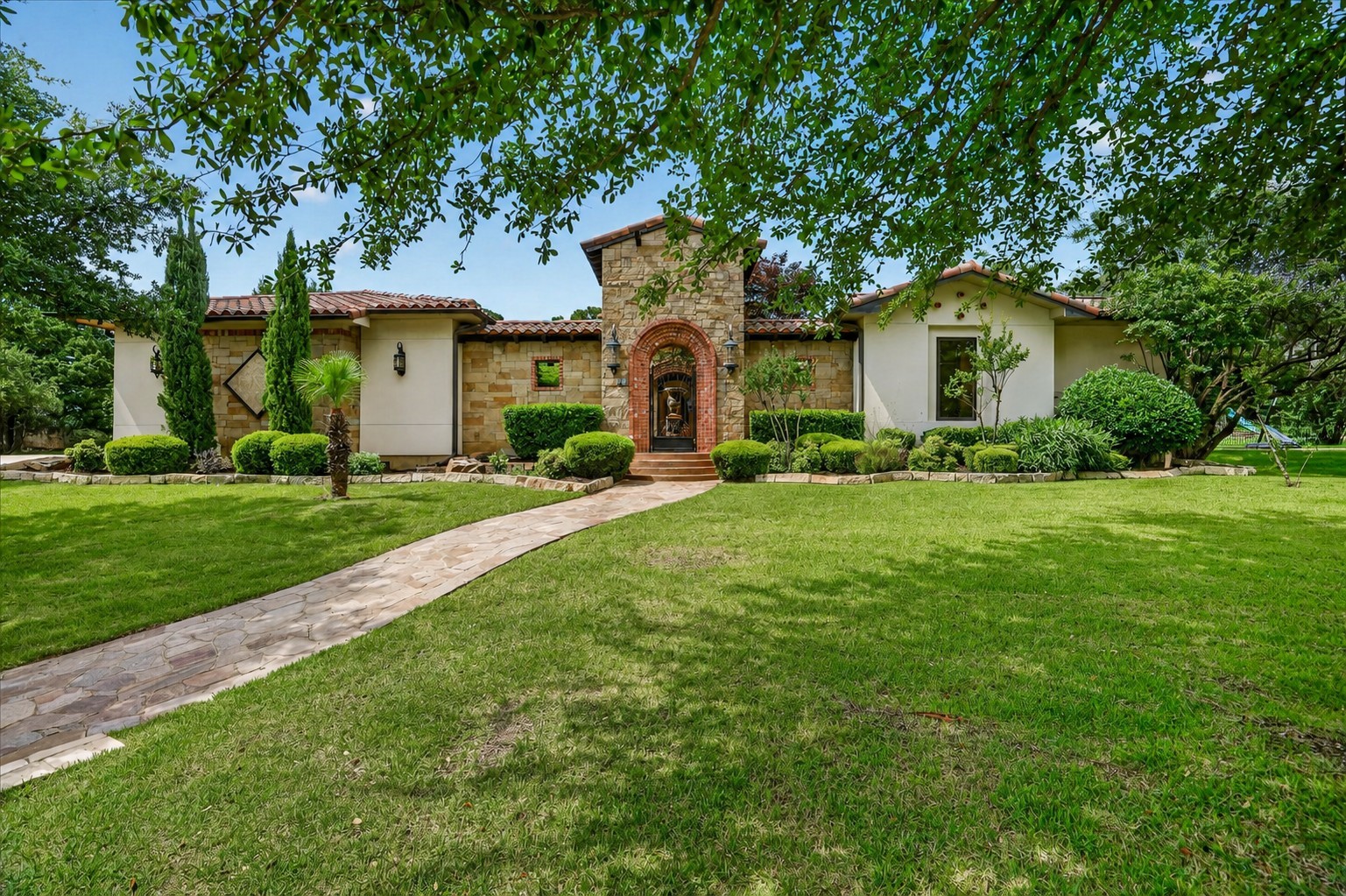 716 Flamingo Circle Burleson TX 76028