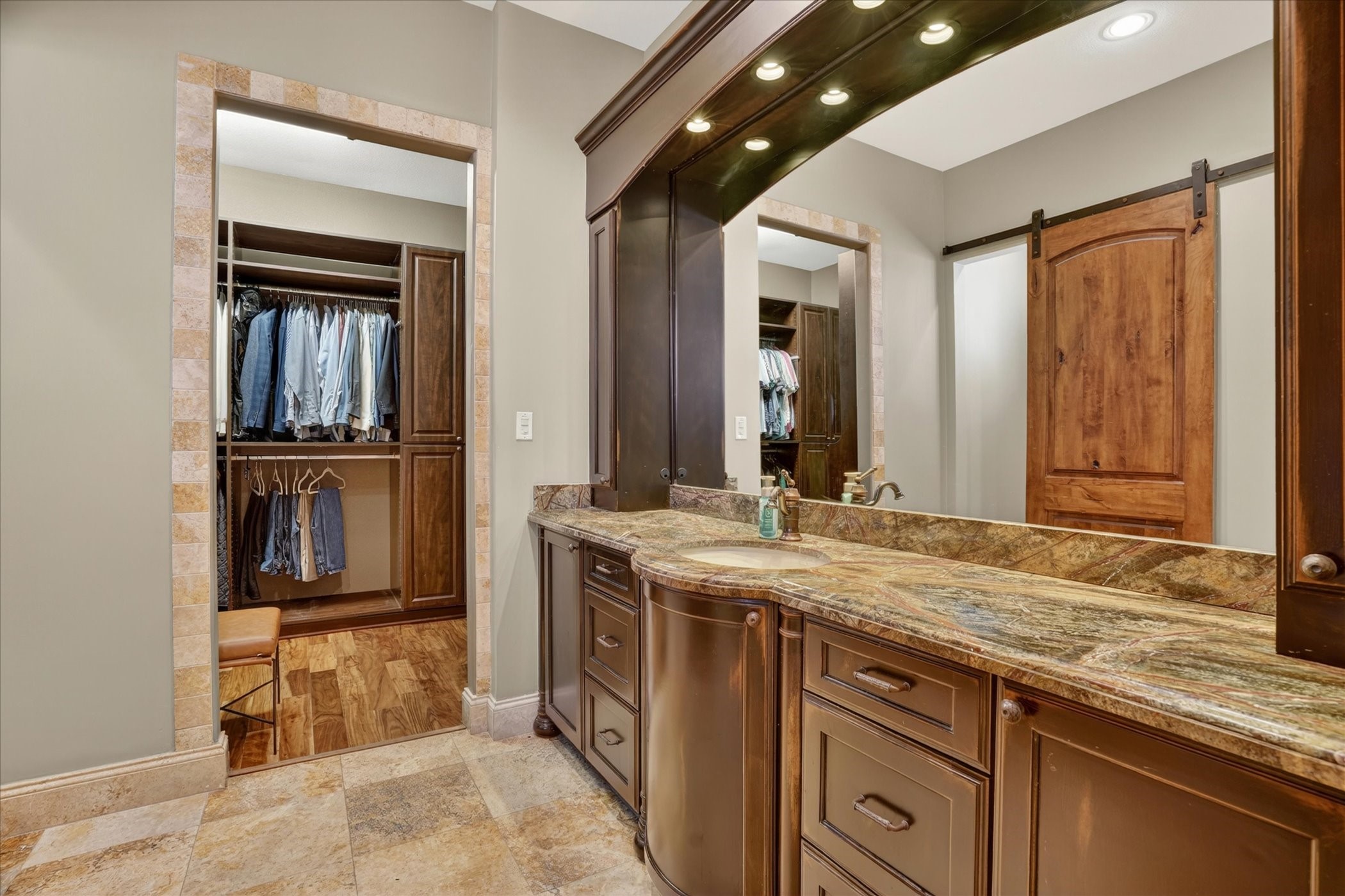 716 Flamingo Circle Burleson TX 76028