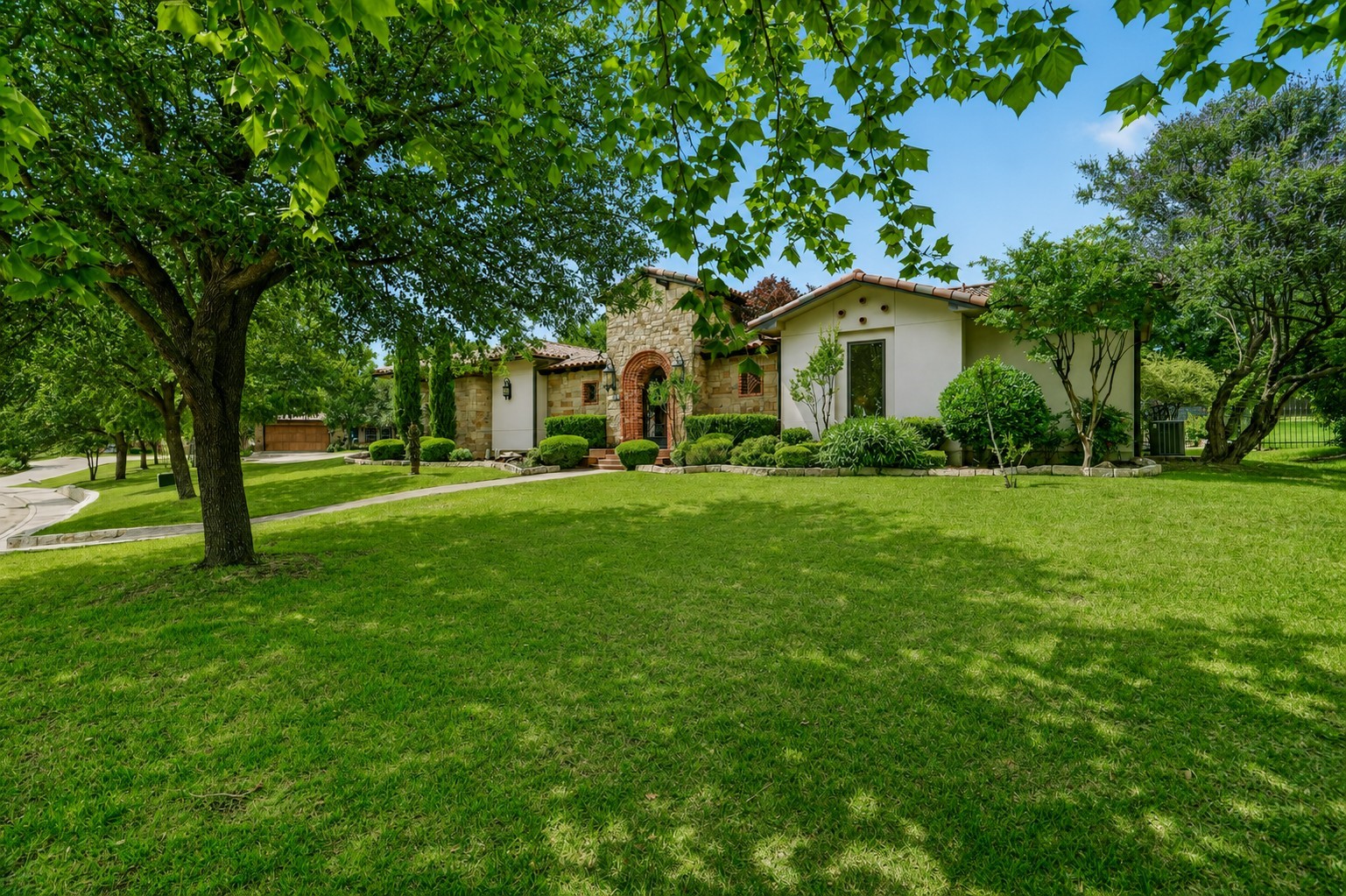716 Flamingo Circle Burleson TX 76028
