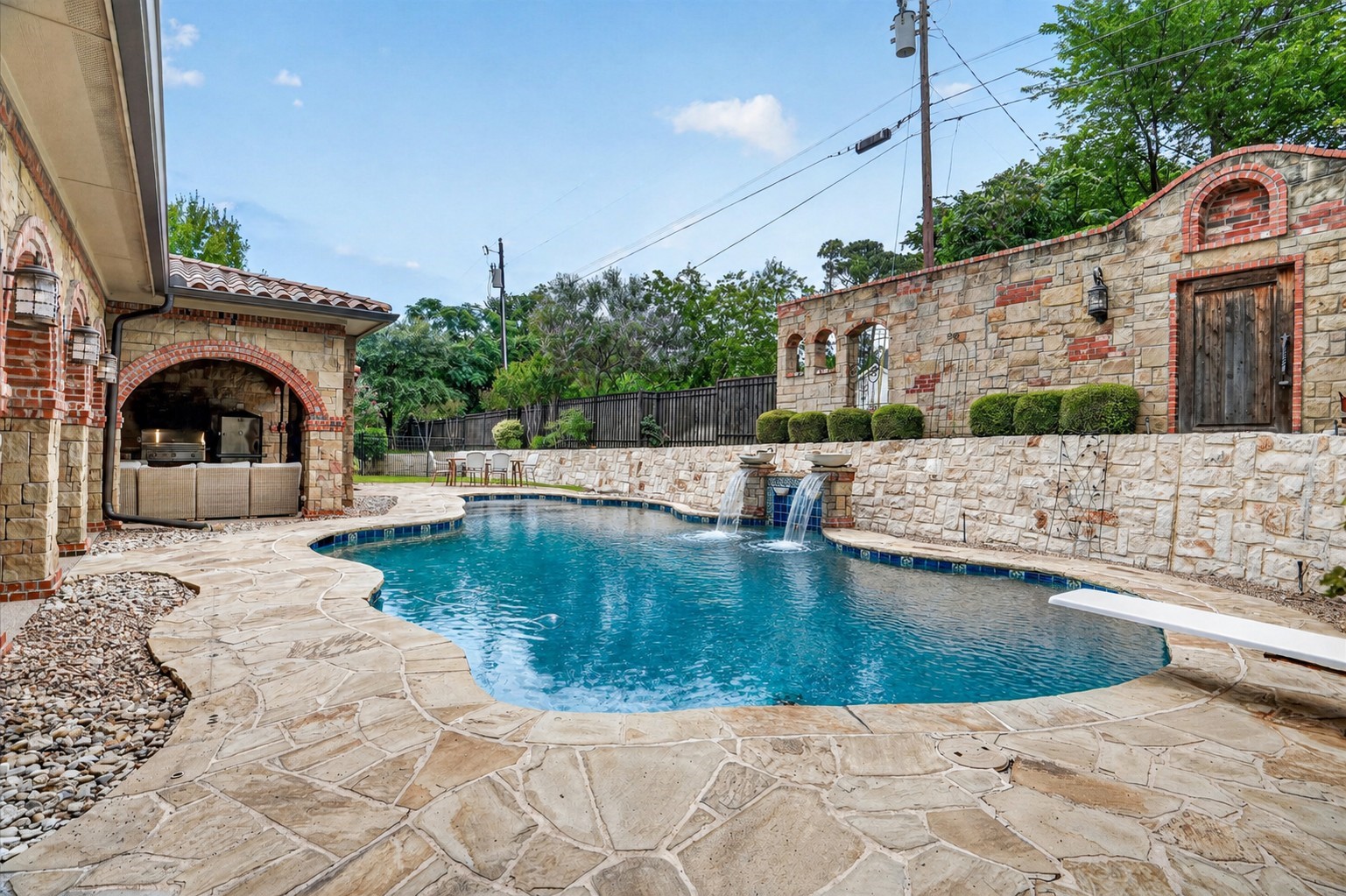 716 Flamingo Circle Burleson TX 76028