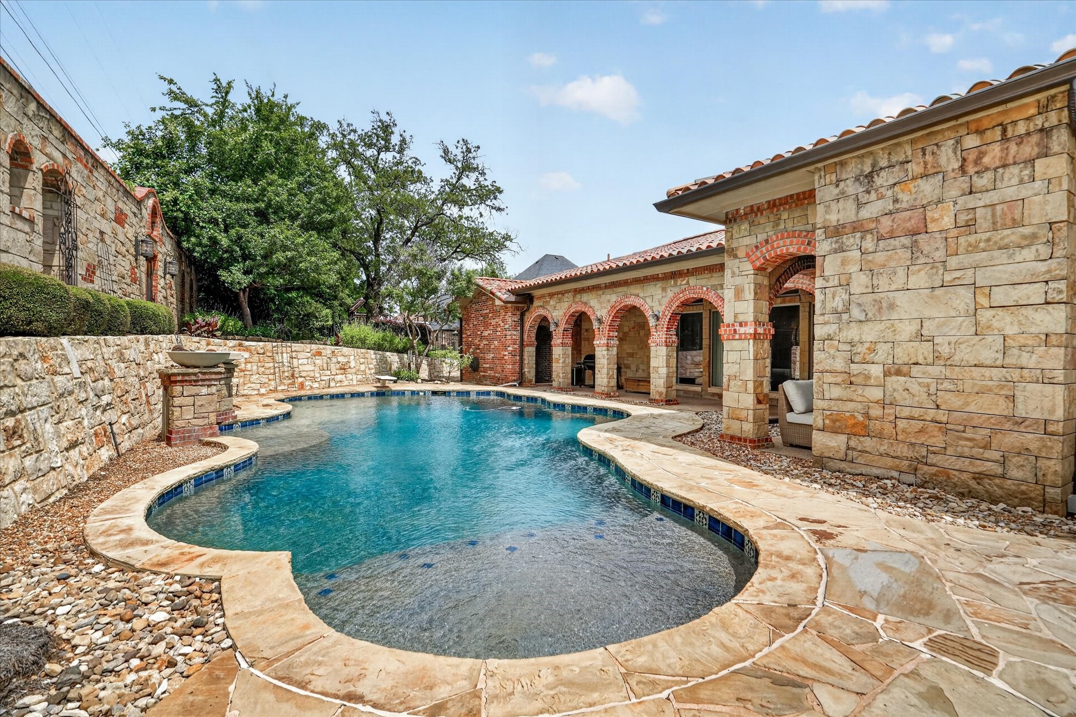 716 Flamingo Circle Burleson TX 76028