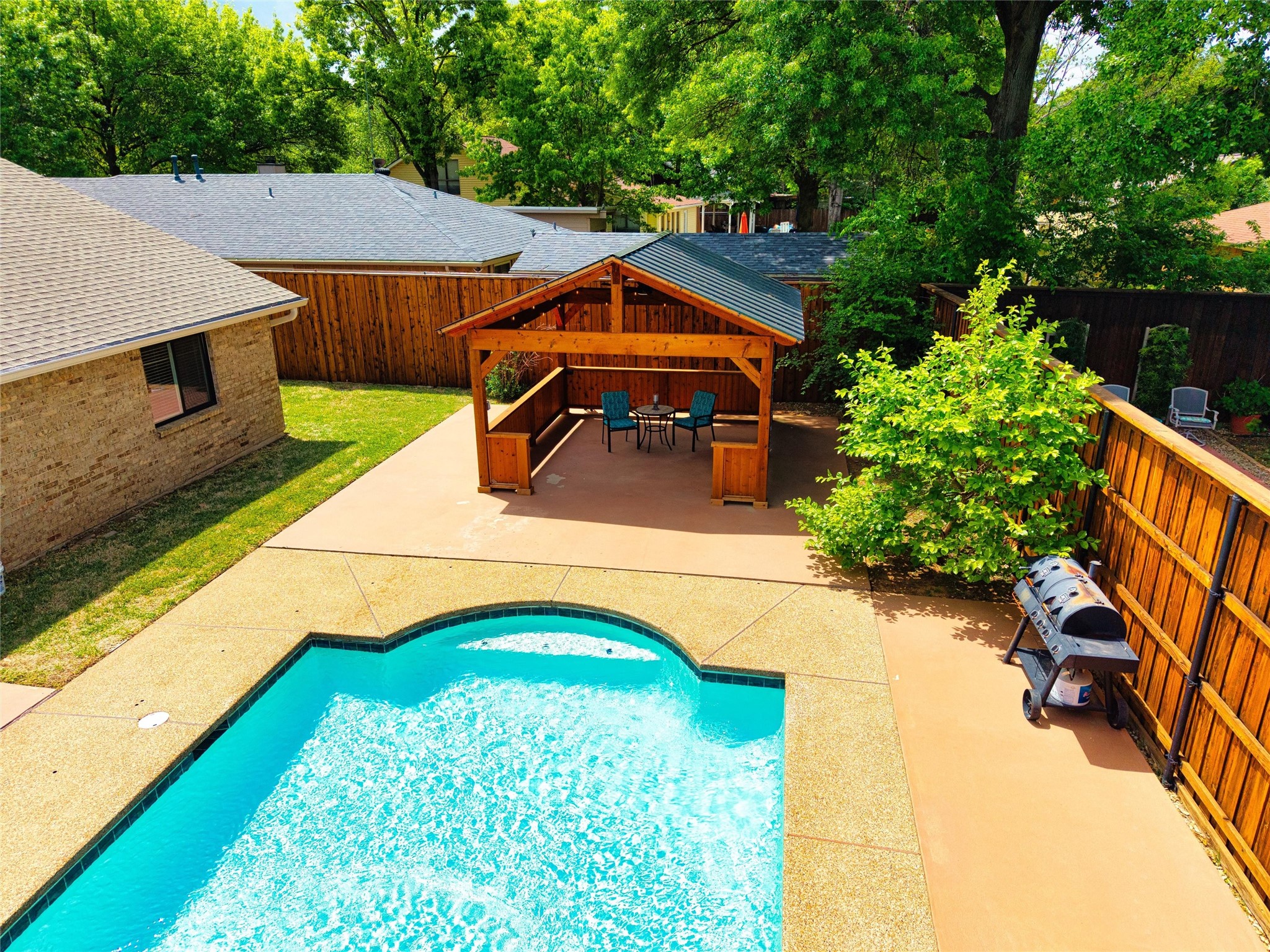 715 Hinsdale Drive Arlington TX 76006
