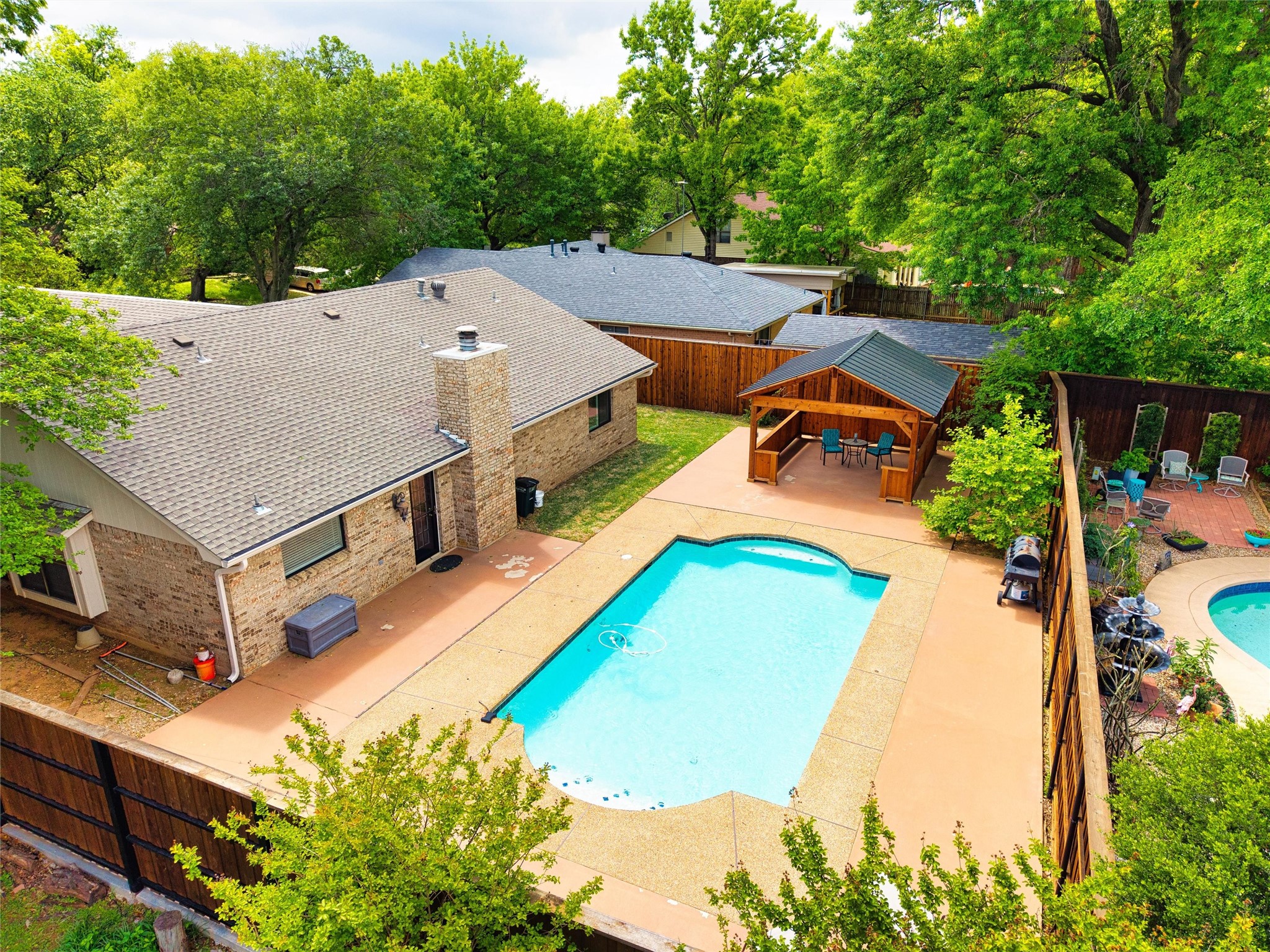 715 Hinsdale Drive Arlington TX 76006