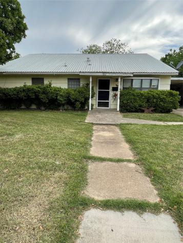 1605 9th Street Brownwood TX 76801