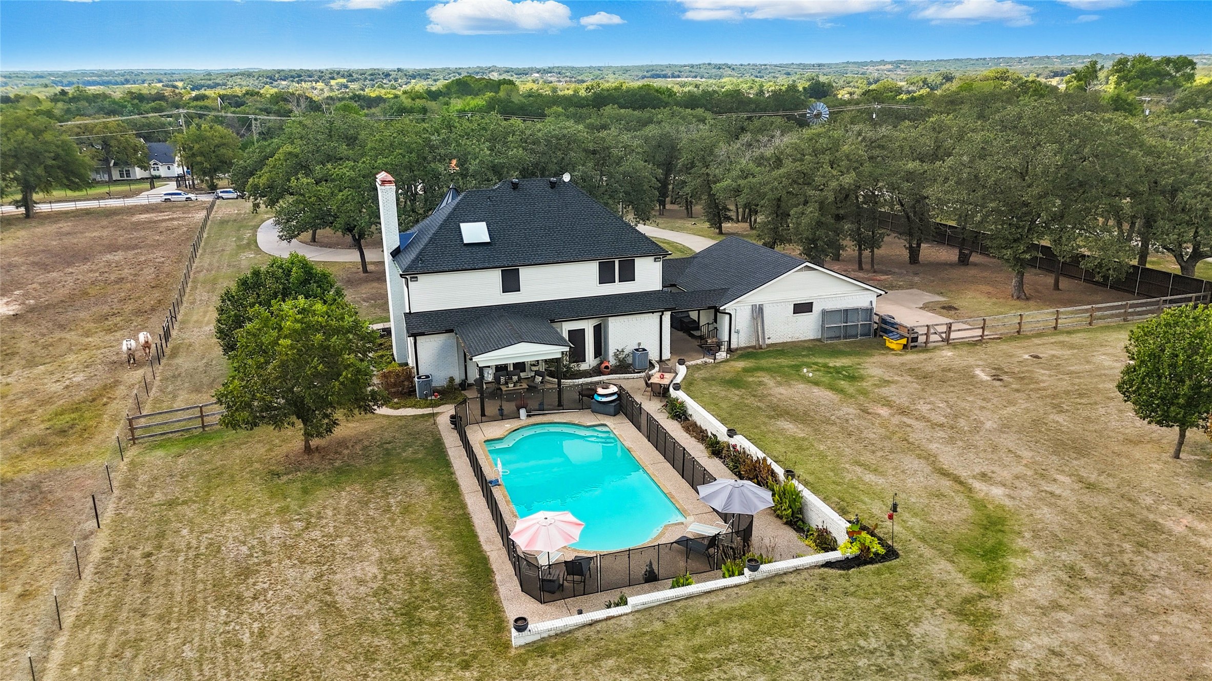 4011 E Bankhead Highway Hudson Oaks TX 76087