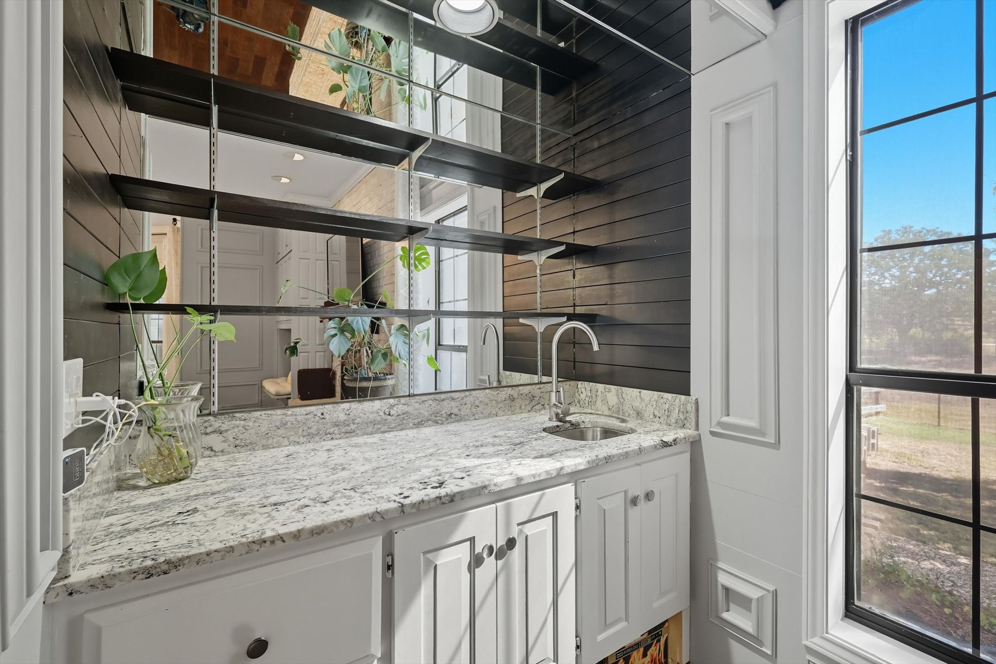 4011 E Bankhead Highway Hudson Oaks TX 76087