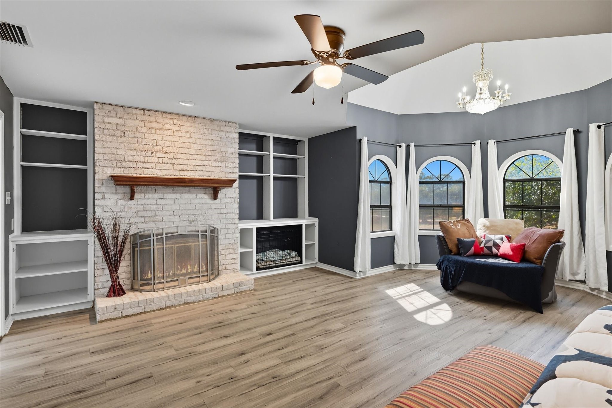 4011 E Bankhead Highway Hudson Oaks TX 76087