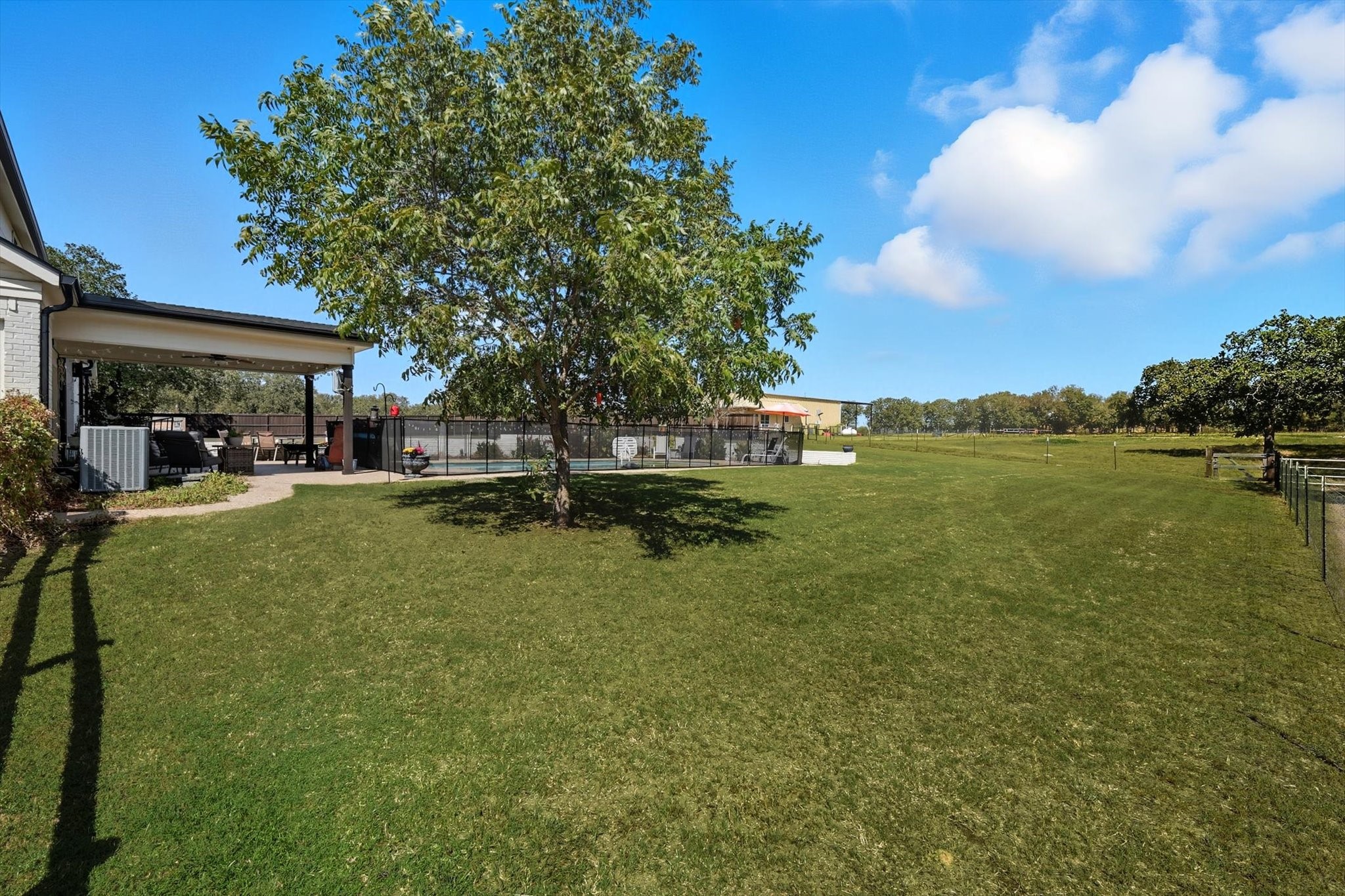 4011 E Bankhead Highway Hudson Oaks TX 76087