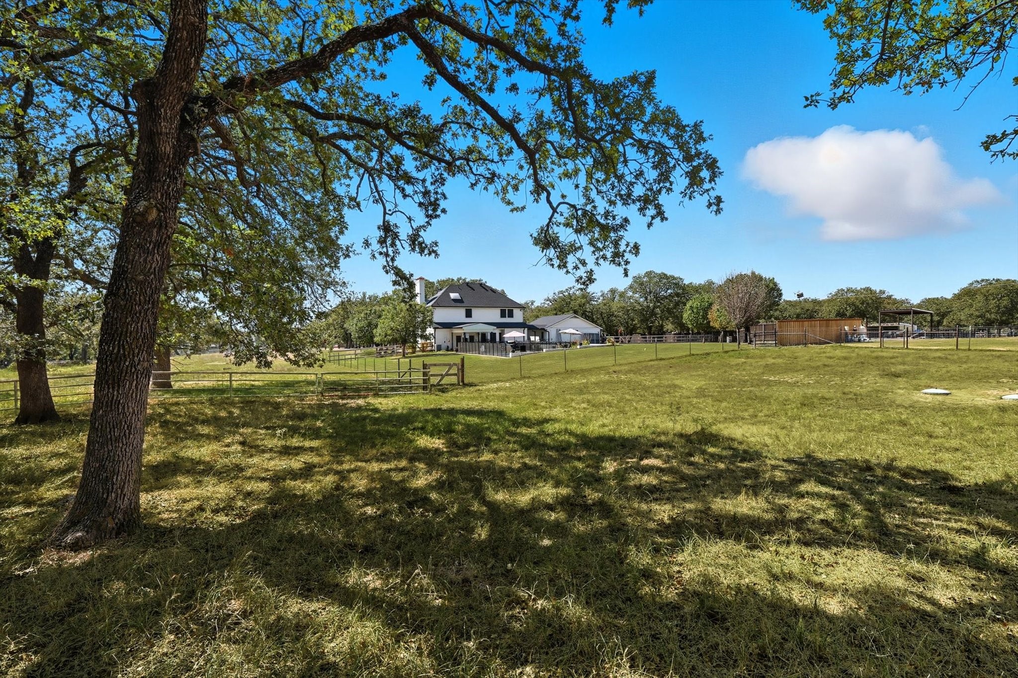 4011 E Bankhead Highway Hudson Oaks TX 76087