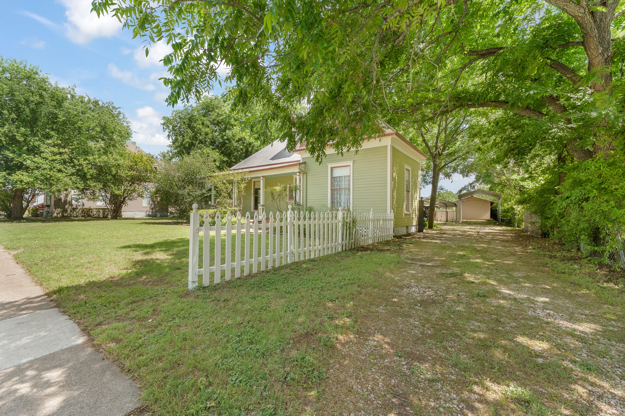 320 E Franklin Street Hillsboro TX 76645