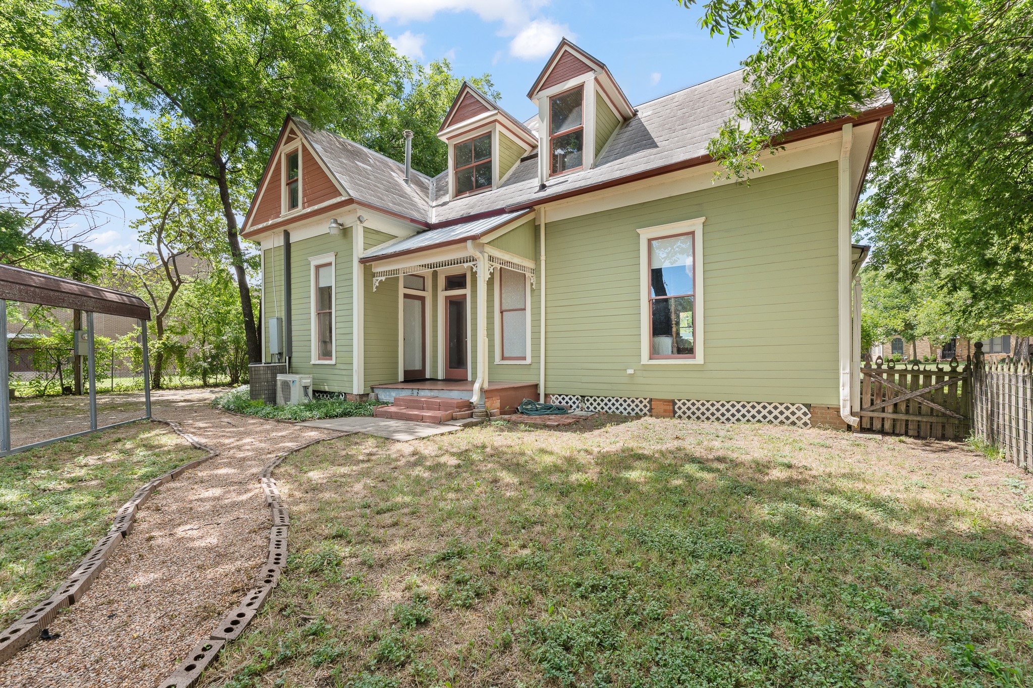 320 E Franklin Street Hillsboro TX 76645
