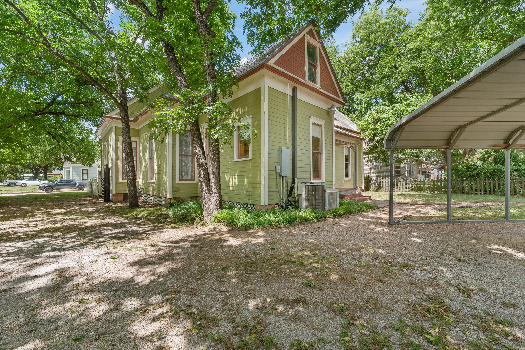 320 E Franklin Street Hillsboro TX 76645