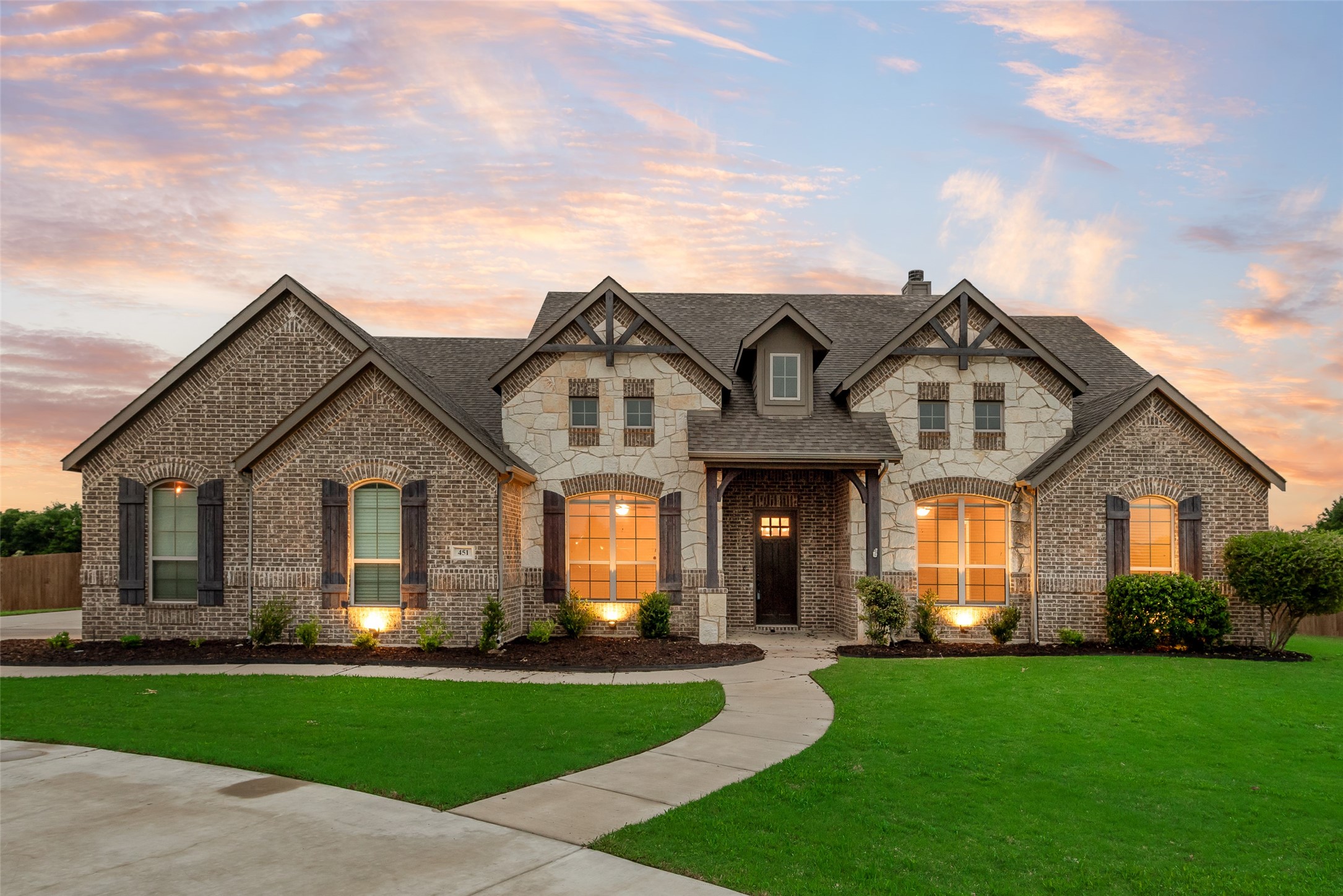 451 Holmes Avenue Waxahachie TX 75167