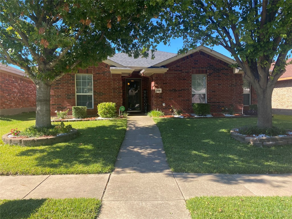 709 Horseshoe Court Desoto TX 75115