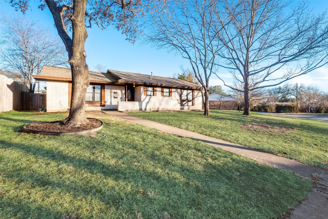 324 Merribrook Trail Duncanville TX 75116