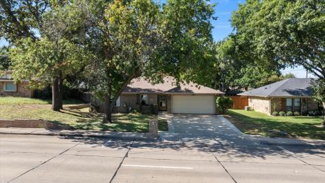 213 NE Alsbury Boulevard Burleson TX 76028