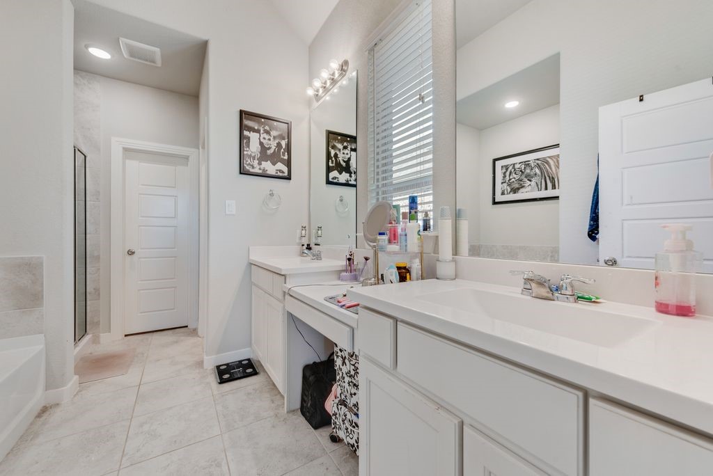 1308 E Swan Trail Argyle TX 76226