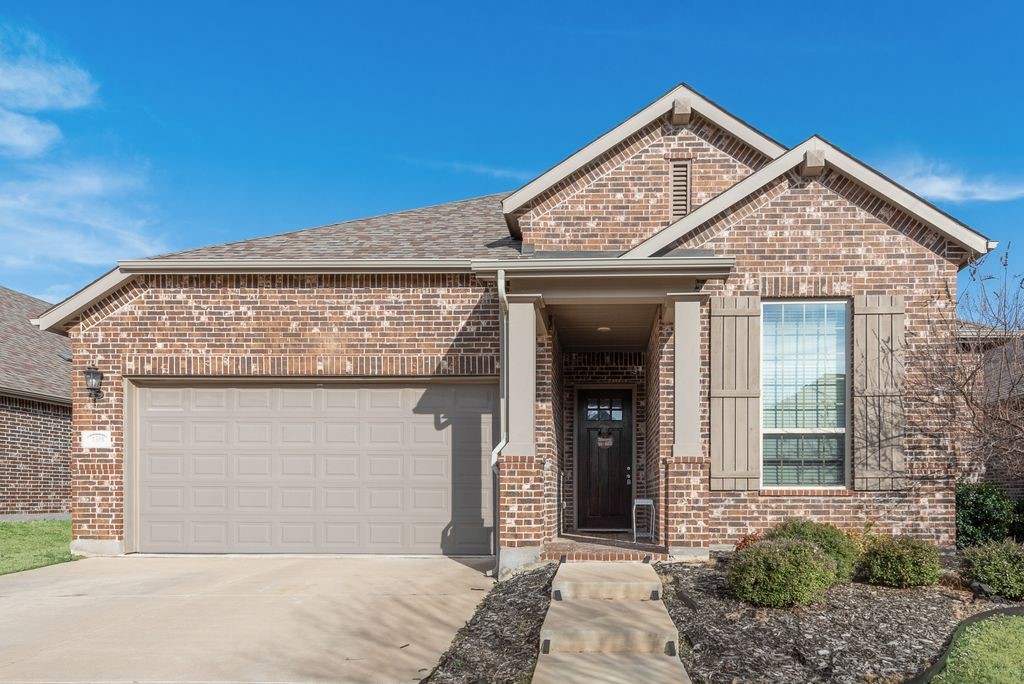 1308 E Swan Trail Argyle TX 76226