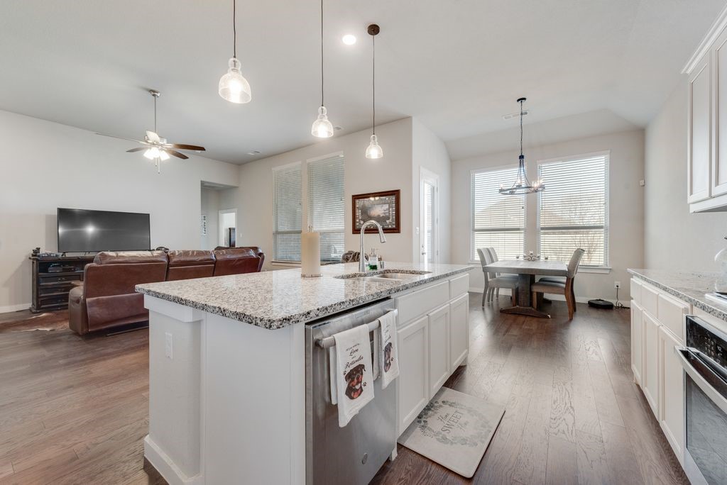 1308 E Swan Trail Argyle TX 76226