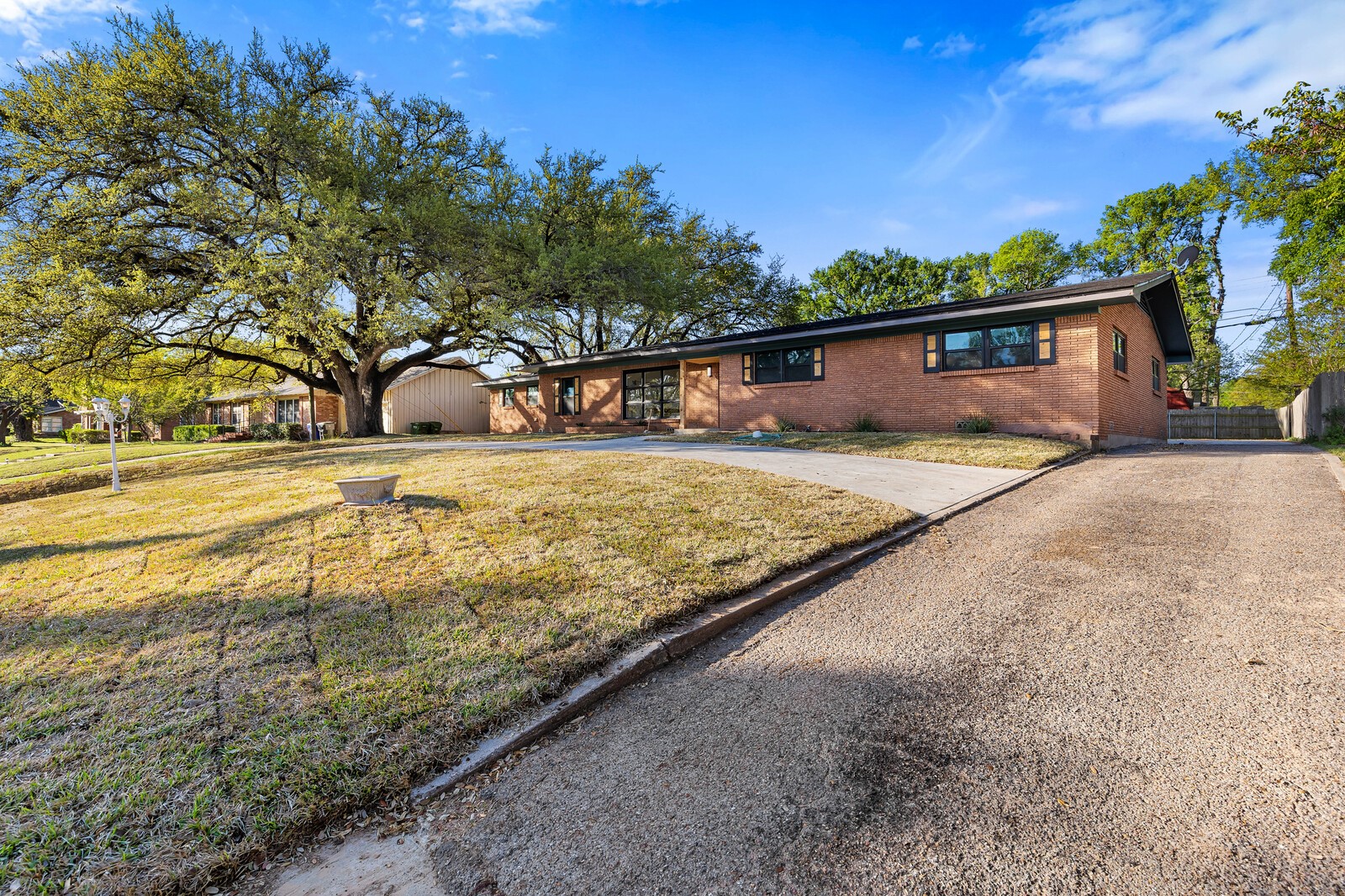 2324 Wooded Acres Drive Waco TX 76710