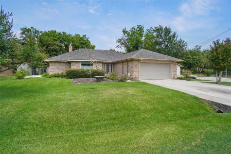 642 Half Moon Way Runaway Bay TX 76426