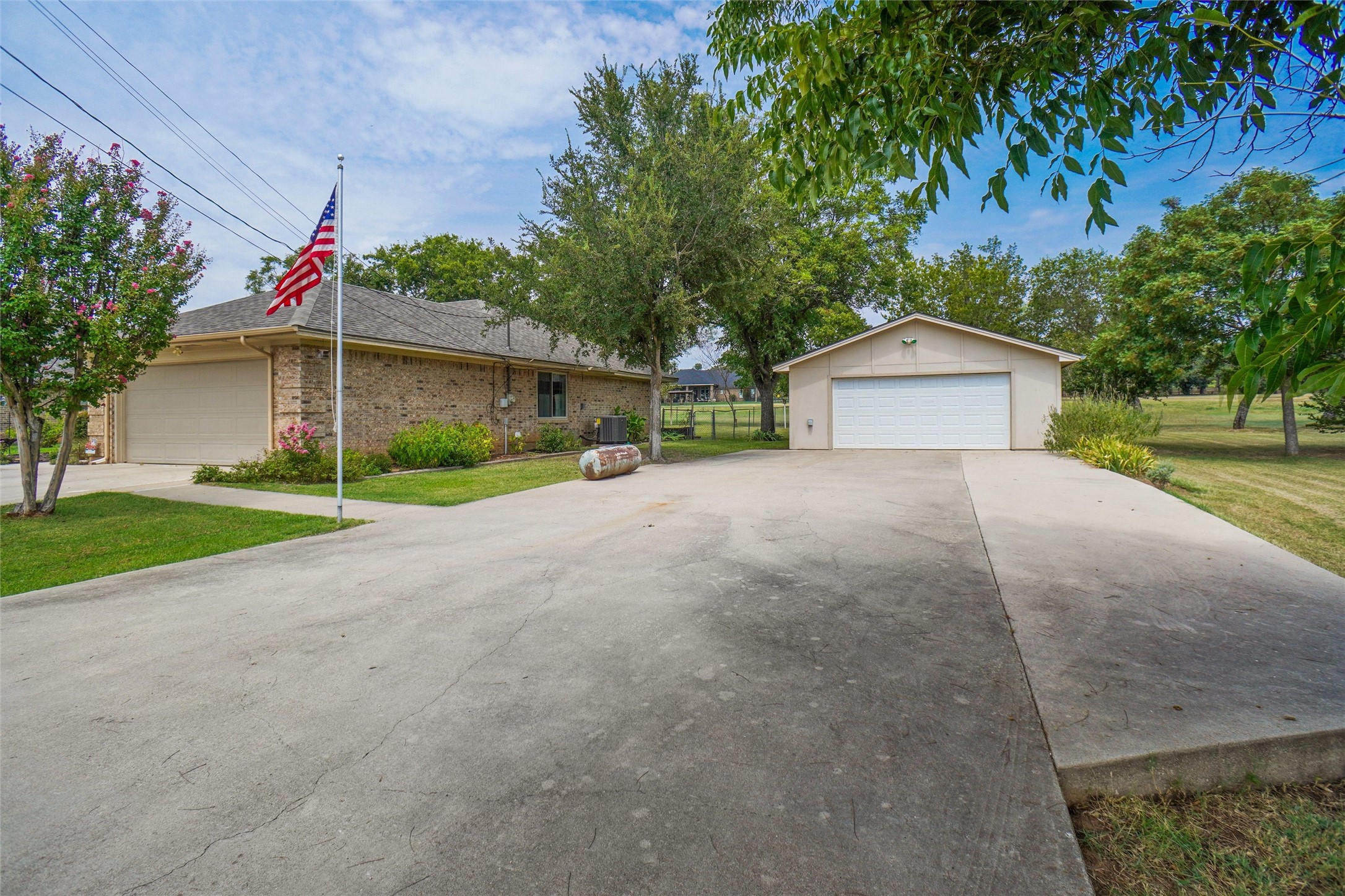 642 Half Moon Way Runaway Bay TX 76426