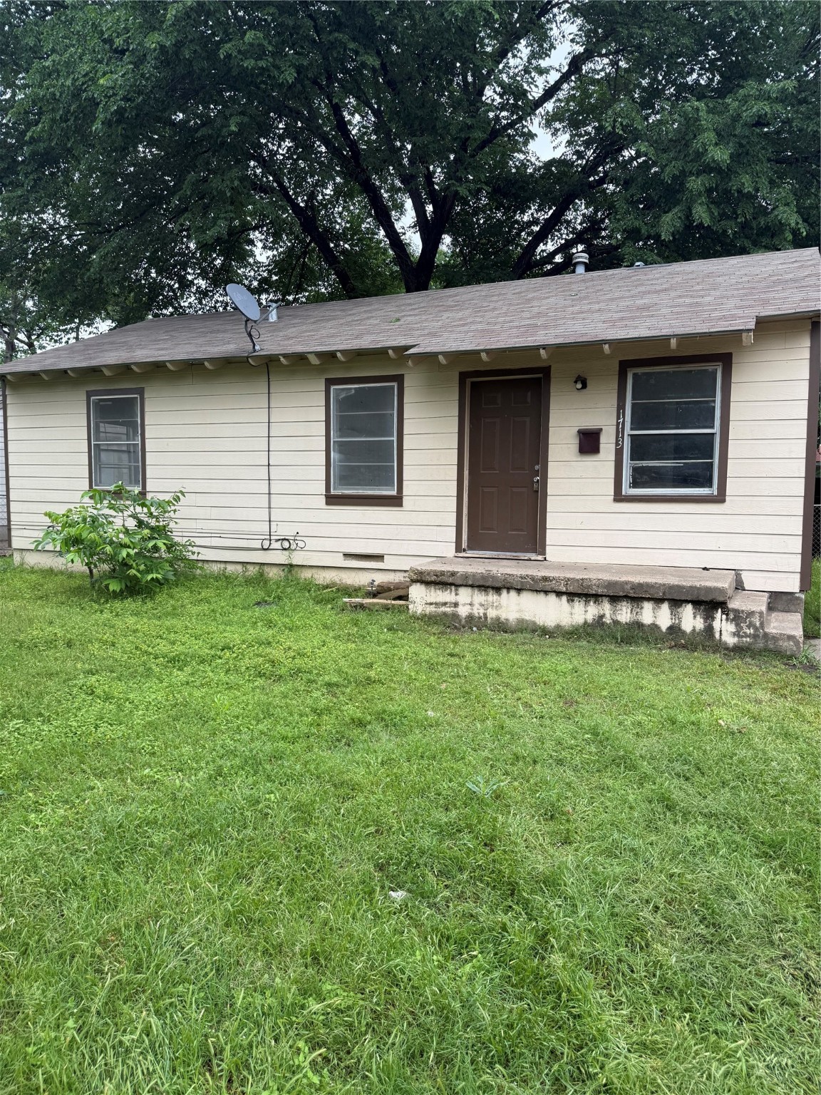 1713 Maple Street Grand Prairie TX 75050