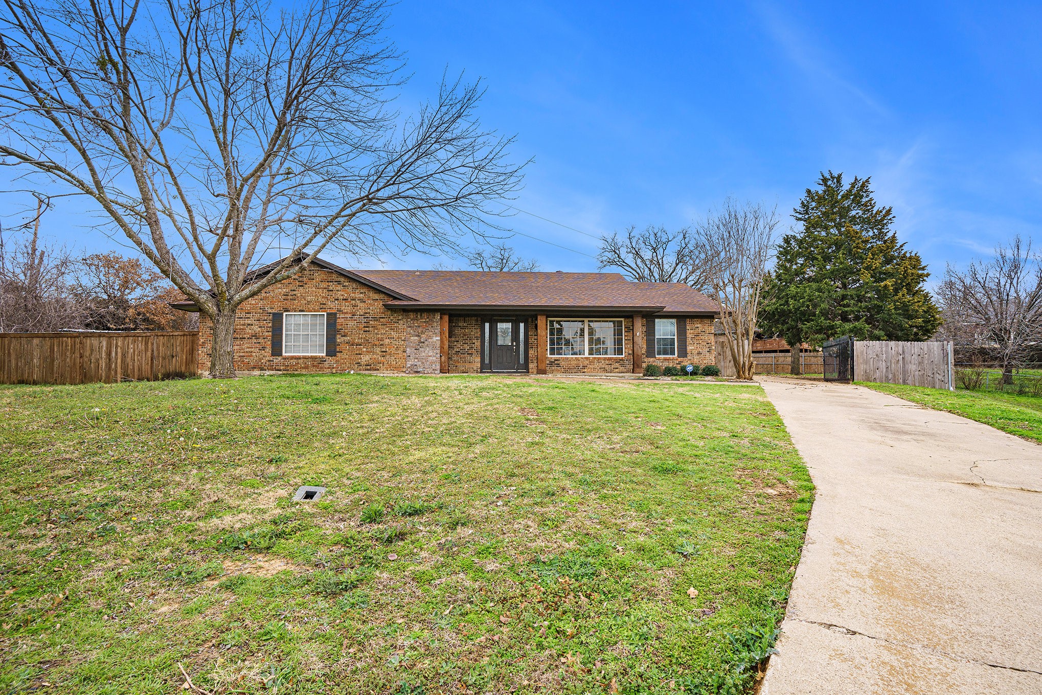 106 Oakwood Place Joshua TX 76058