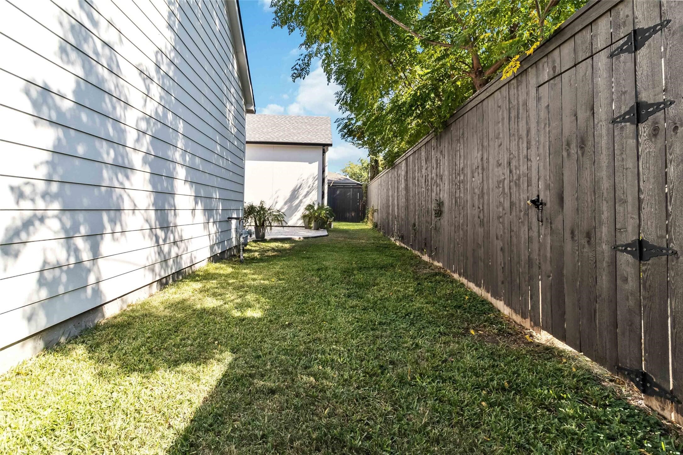 3942 Rochelle Drive Dallas TX 75220