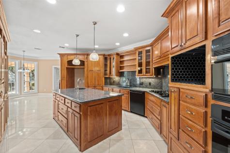 1340 Autumn Oaks Circle China Spring TX 76633