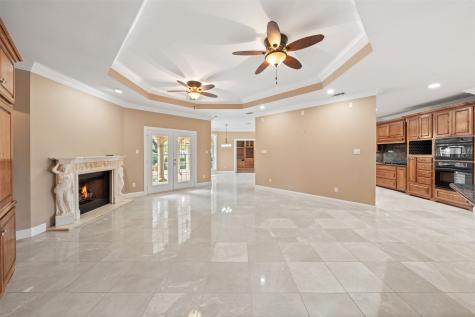 1340 Autumn Oaks Circle China Spring TX 76633