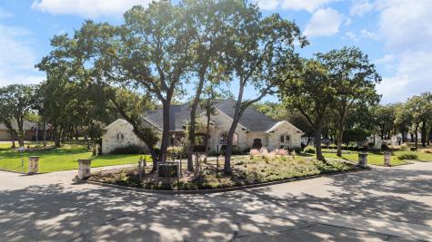 1340 Autumn Oaks Circle China Spring TX 76633