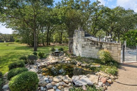 1340 Autumn Oaks Circle China Spring TX 76633