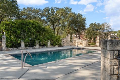 1340 Autumn Oaks Circle China Spring TX 76633