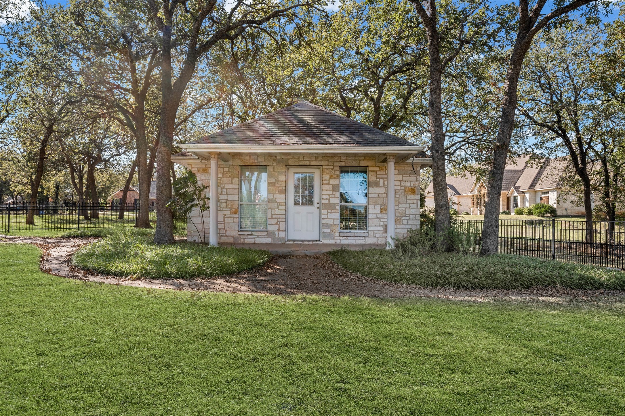 1340 Autumn Oaks Circle China Spring TX 76633
