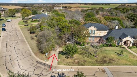 1340 Autumn Oaks Circle China Spring TX 76633