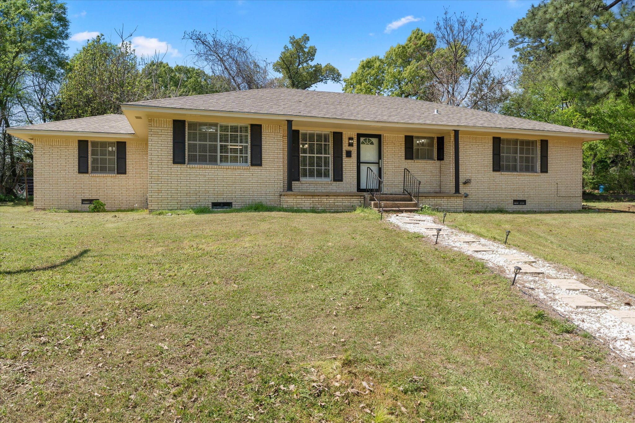 613 Graham Street Mineola TX 75773