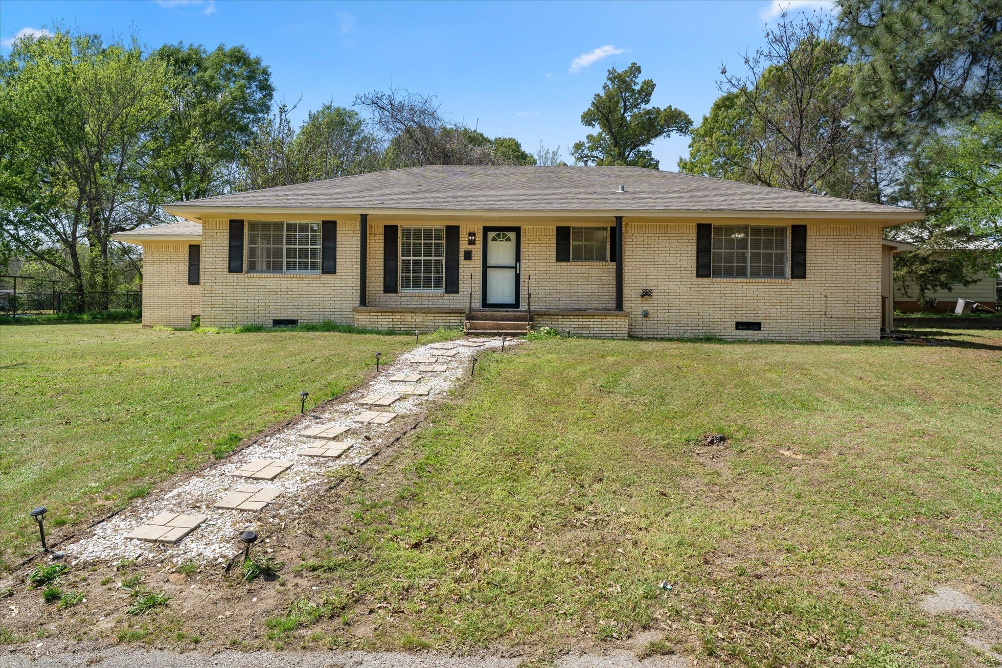 613 Graham Street Mineola TX 75773