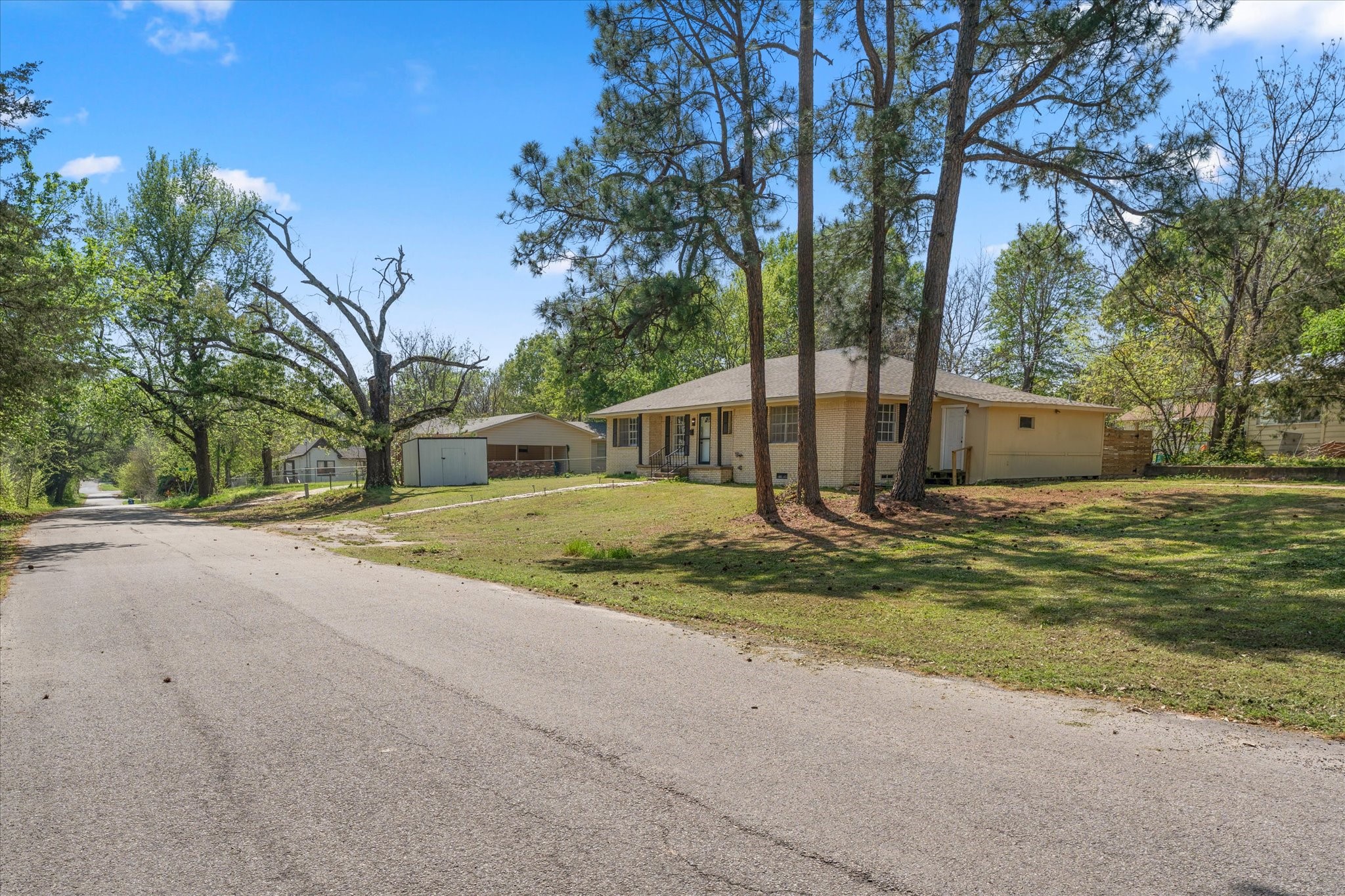 613 Graham Street Mineola TX 75773