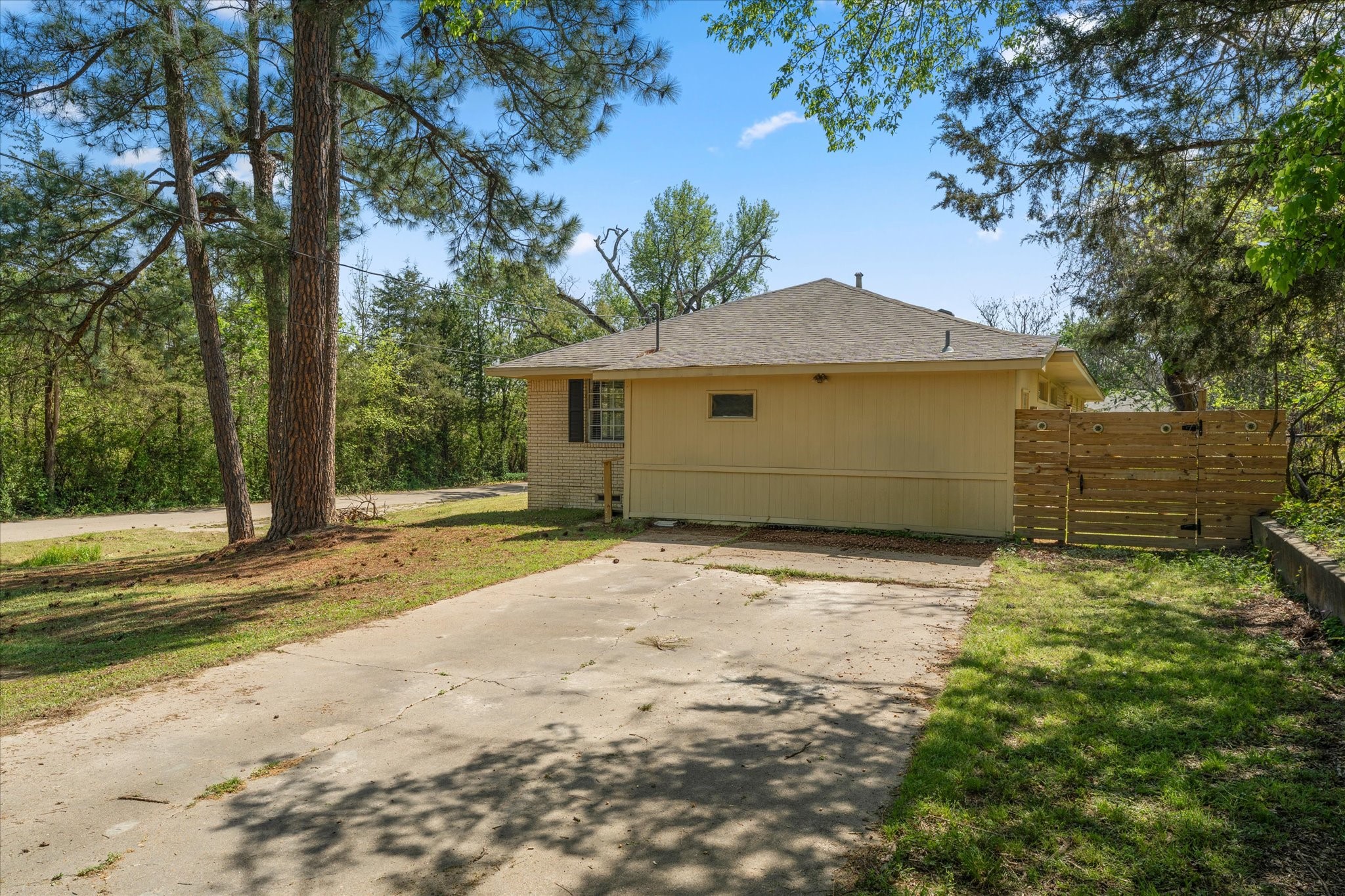 613 Graham Street Mineola TX 75773