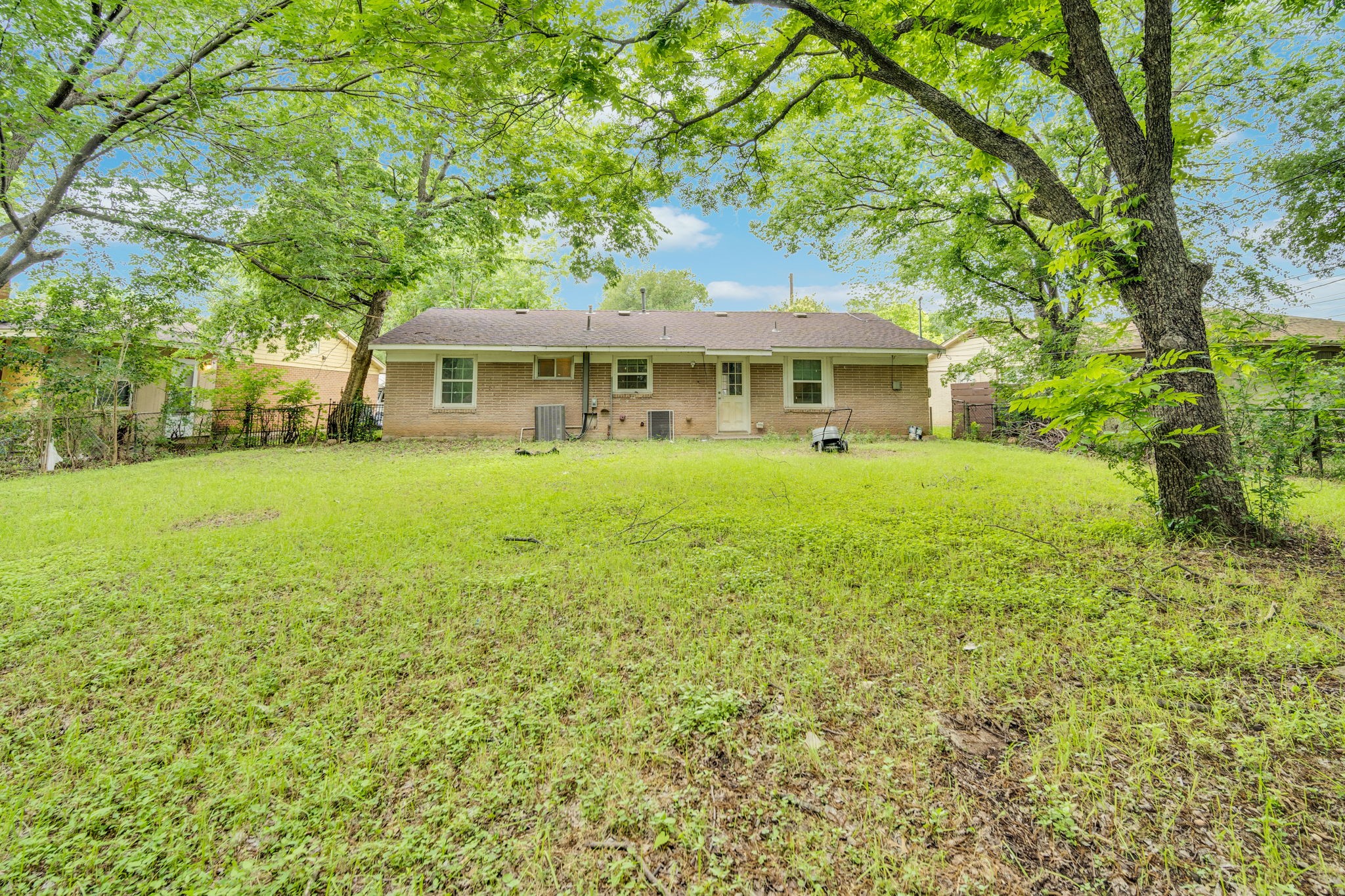 419 Highcrest Drive Dallas TX 75232