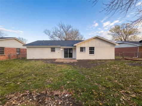 802 N Hughes Street Howe TX 75459